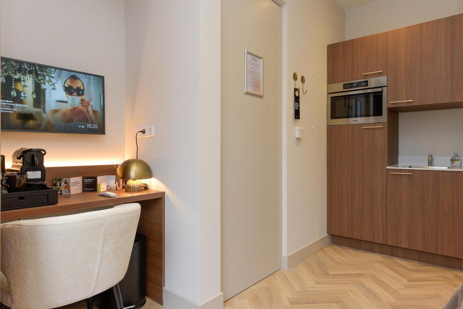 Hotel Novallure City Centre - Kamer met eenpersoonsbedden en balkon