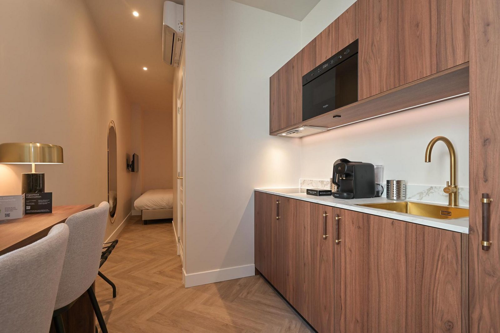 Novallure Downtown - Luxe suite met buitenruimte