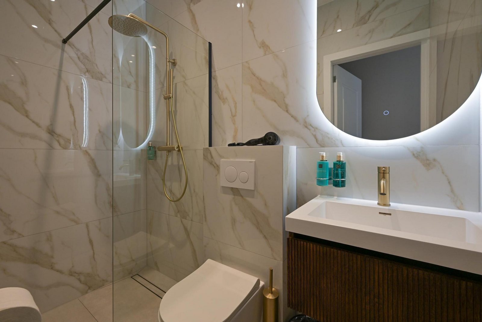 Novallure Downtown - Luxe suite met buitenruimte