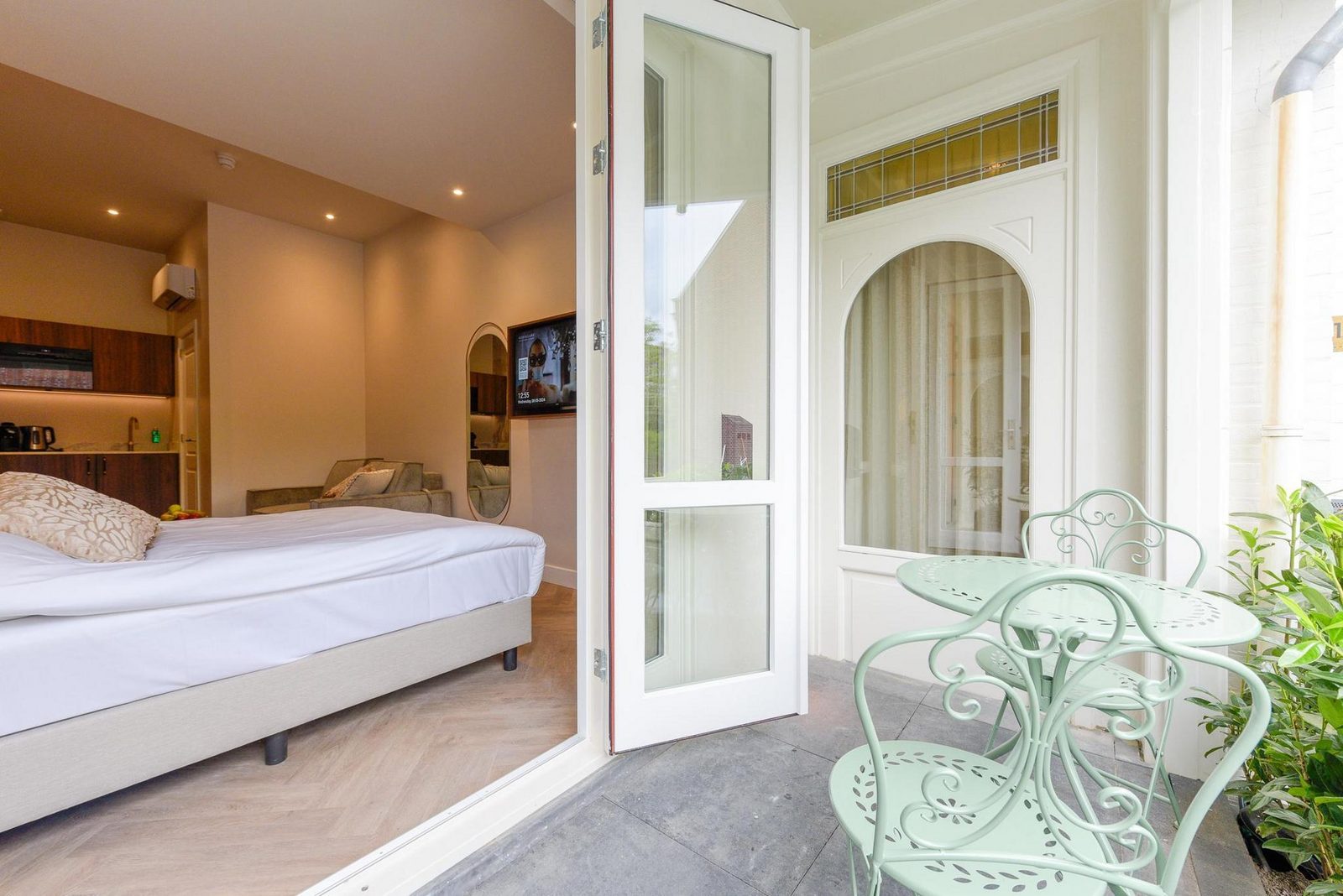 Novallure Villa Margaretha - Deluxe Studio met buitenruimte
