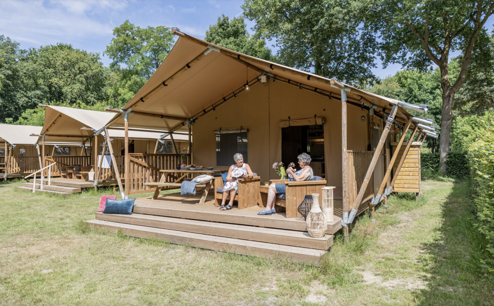 Safari Lodge B