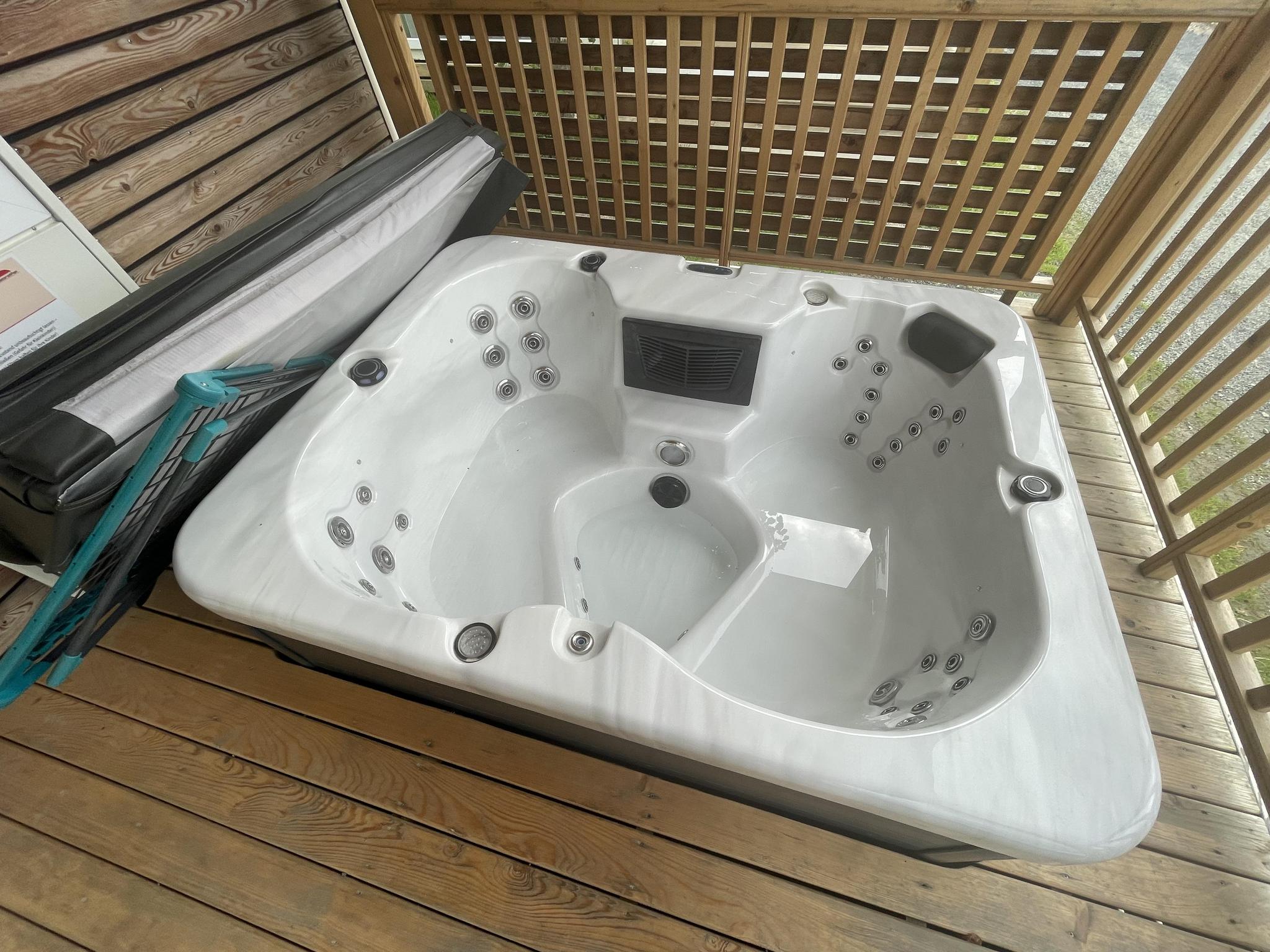 Cottage Whirlpool 4 6