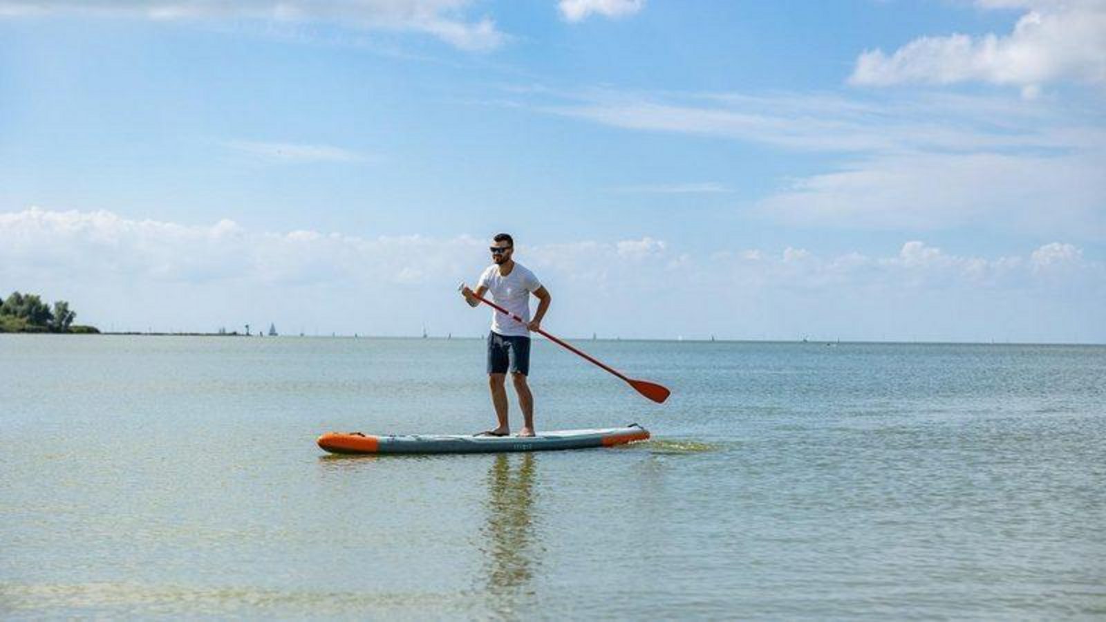 The Surfing Field (35 m²)