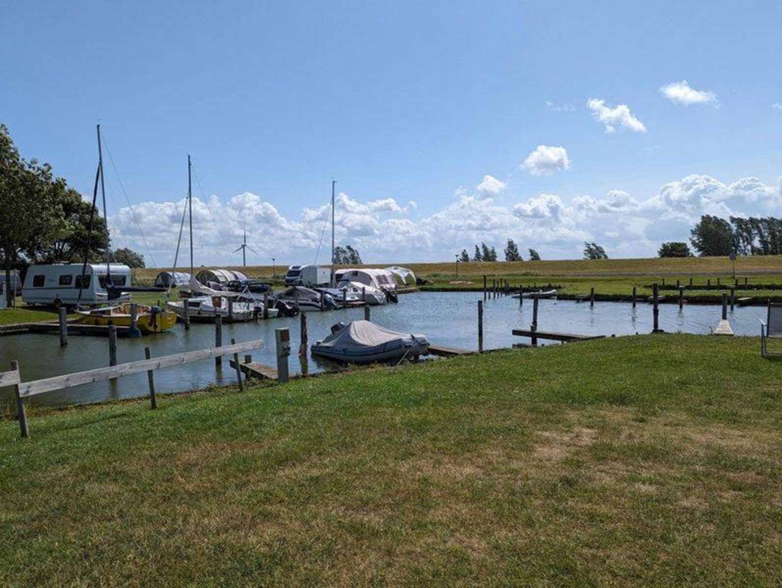 The Surfing Field (35 m²)