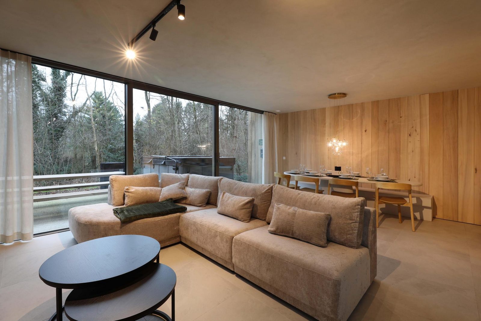 Lodge with Jacuzzi | 8 persons