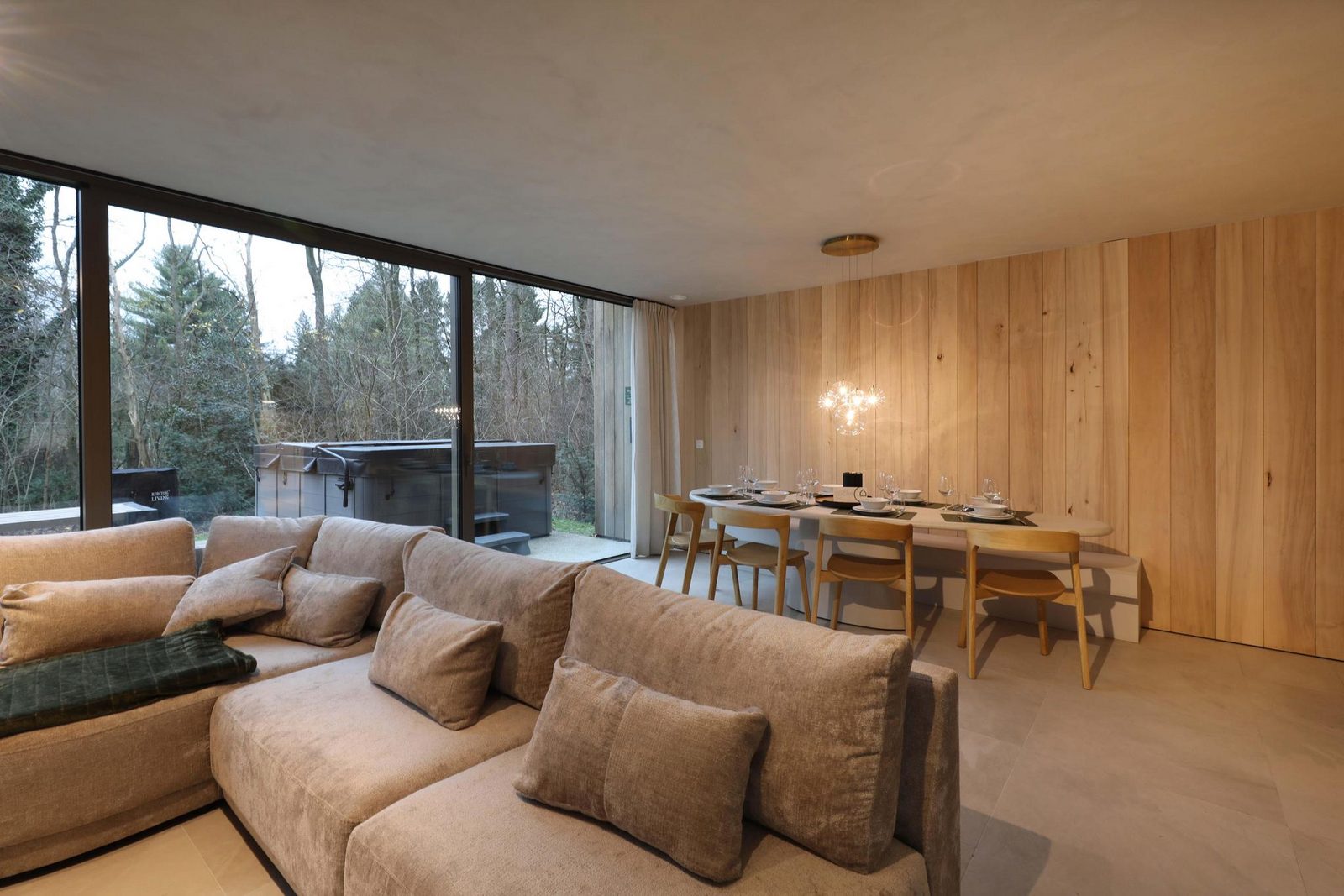 Lodge with Jacuzzi | 8 persons