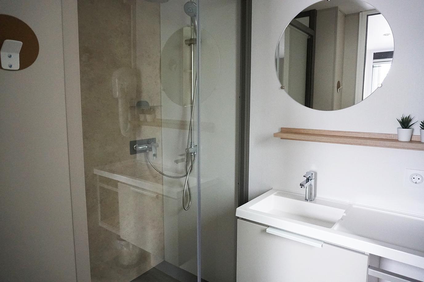 24-person-family-lodge