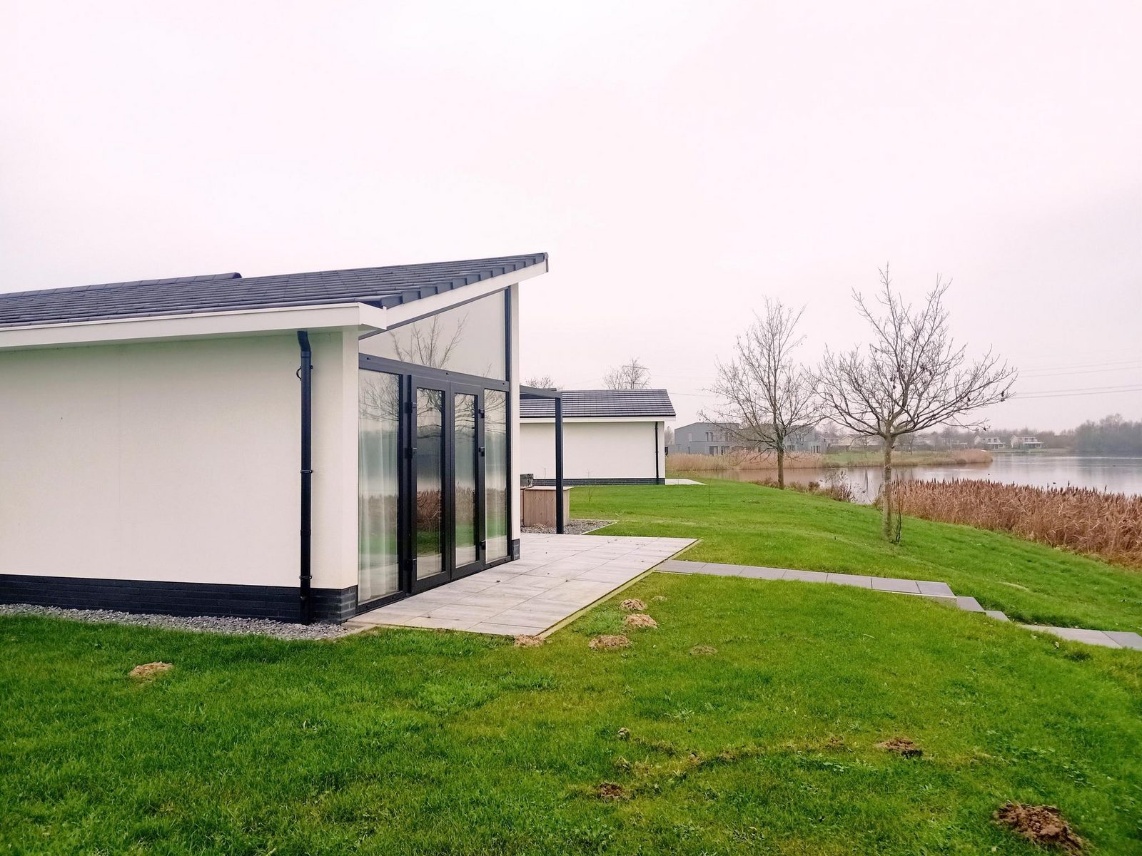 Ferien Chalet mit Blick aufs Wasser | 6 Pers.