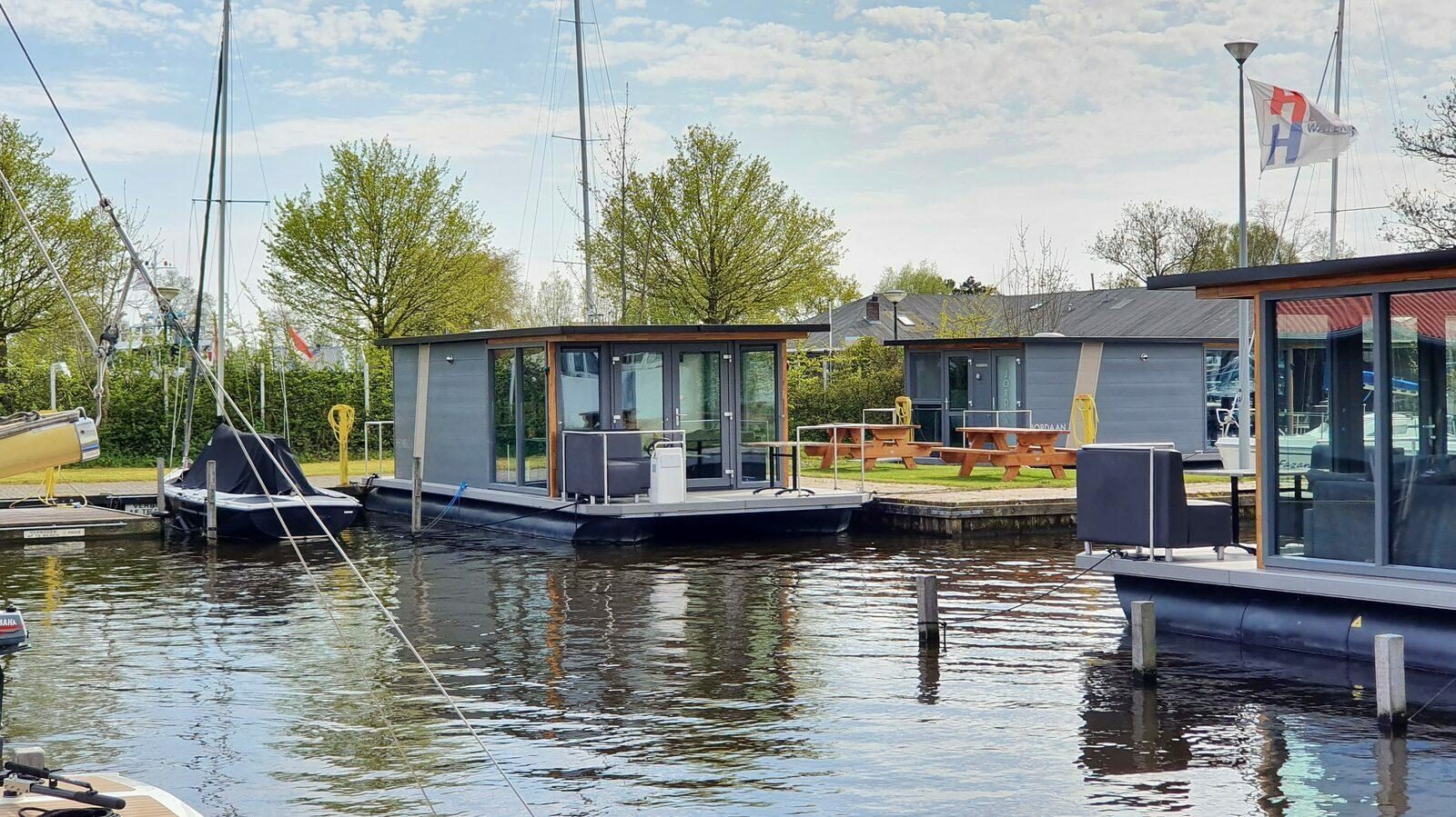 Houseboat Heeg 4 persons