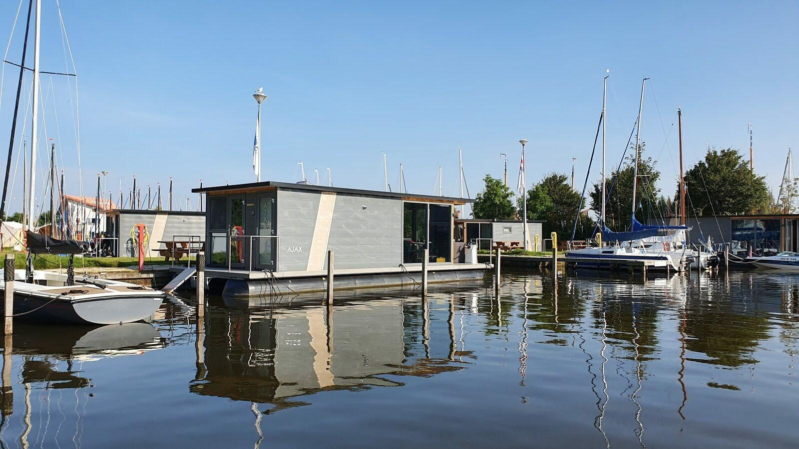 Houseboat Heeg 4 persons