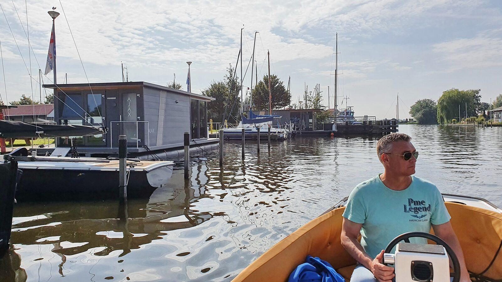 Houseboat Heeg 4 persons