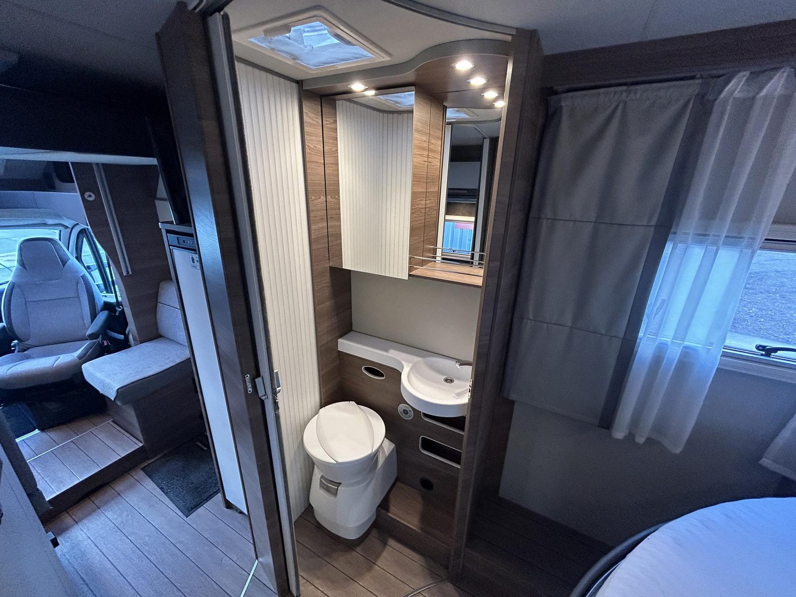 RQH595 - Knaus Live Wave 650 MX