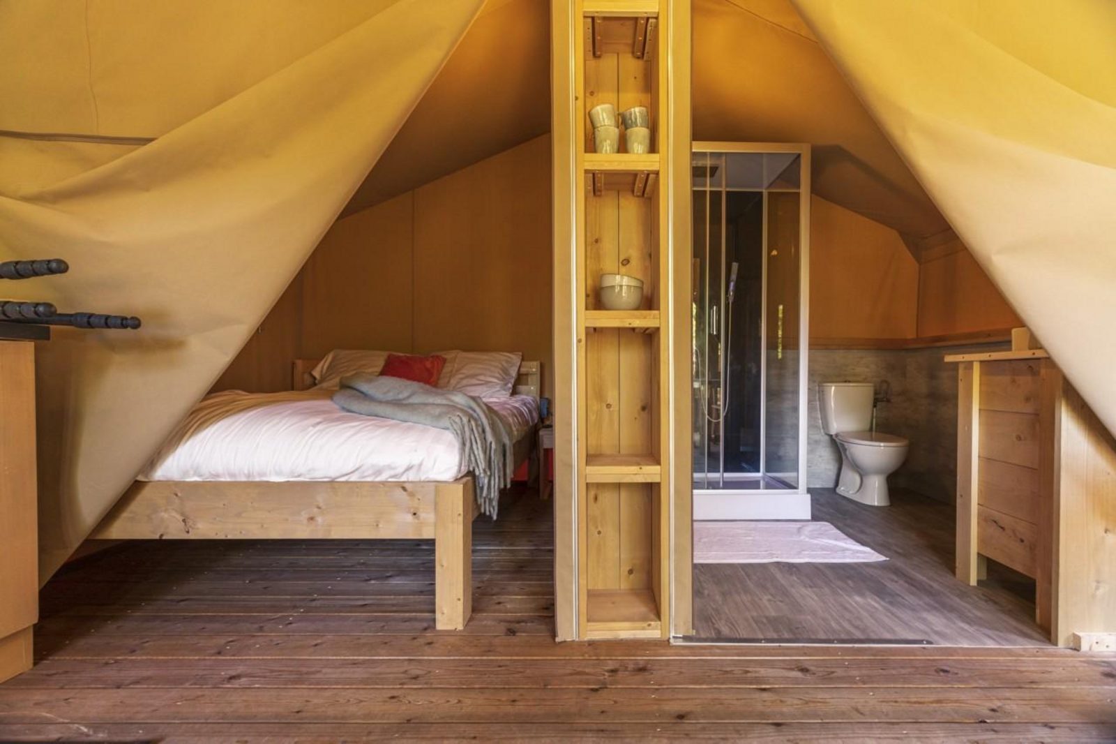 Comet 27 Lodges