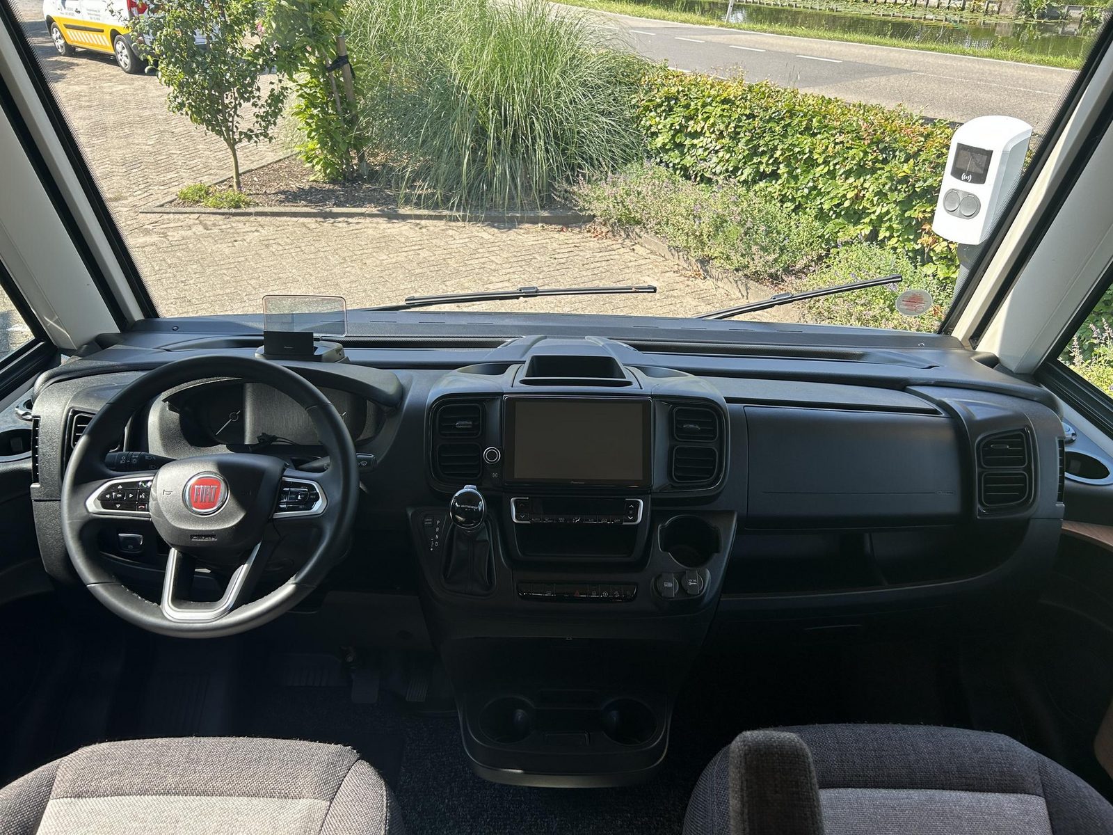RIH506 - Knaus Live I 650 MEG