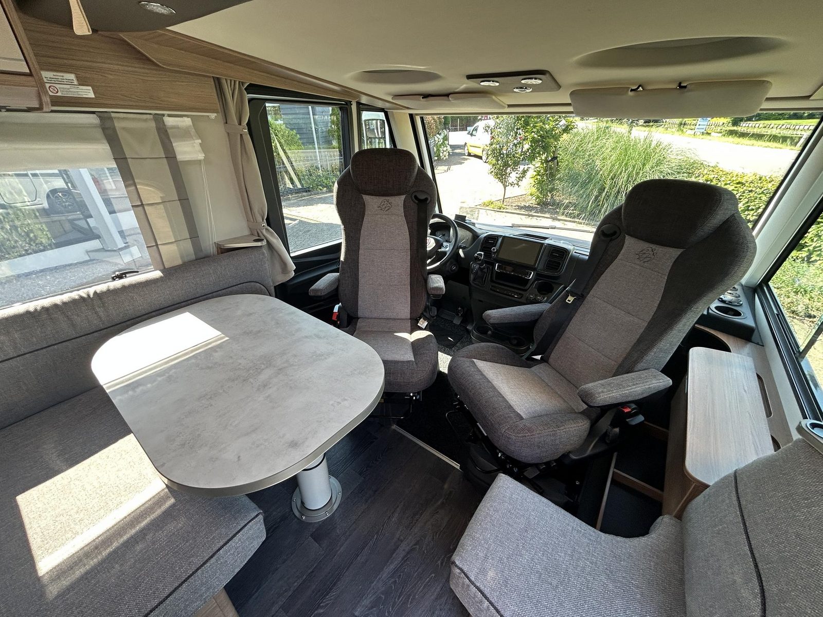 RIH506 - Knaus Live I 650 MEG