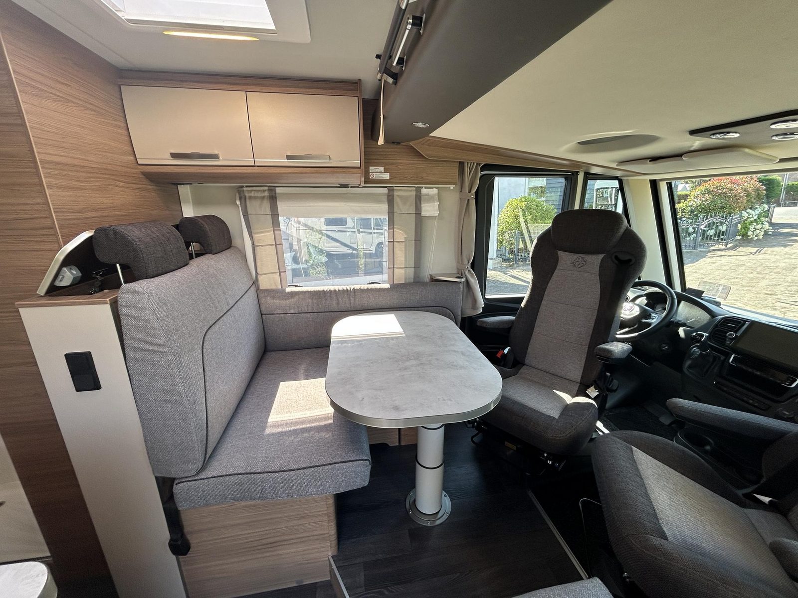 RIH506 - Knaus Live I 650 MEG
