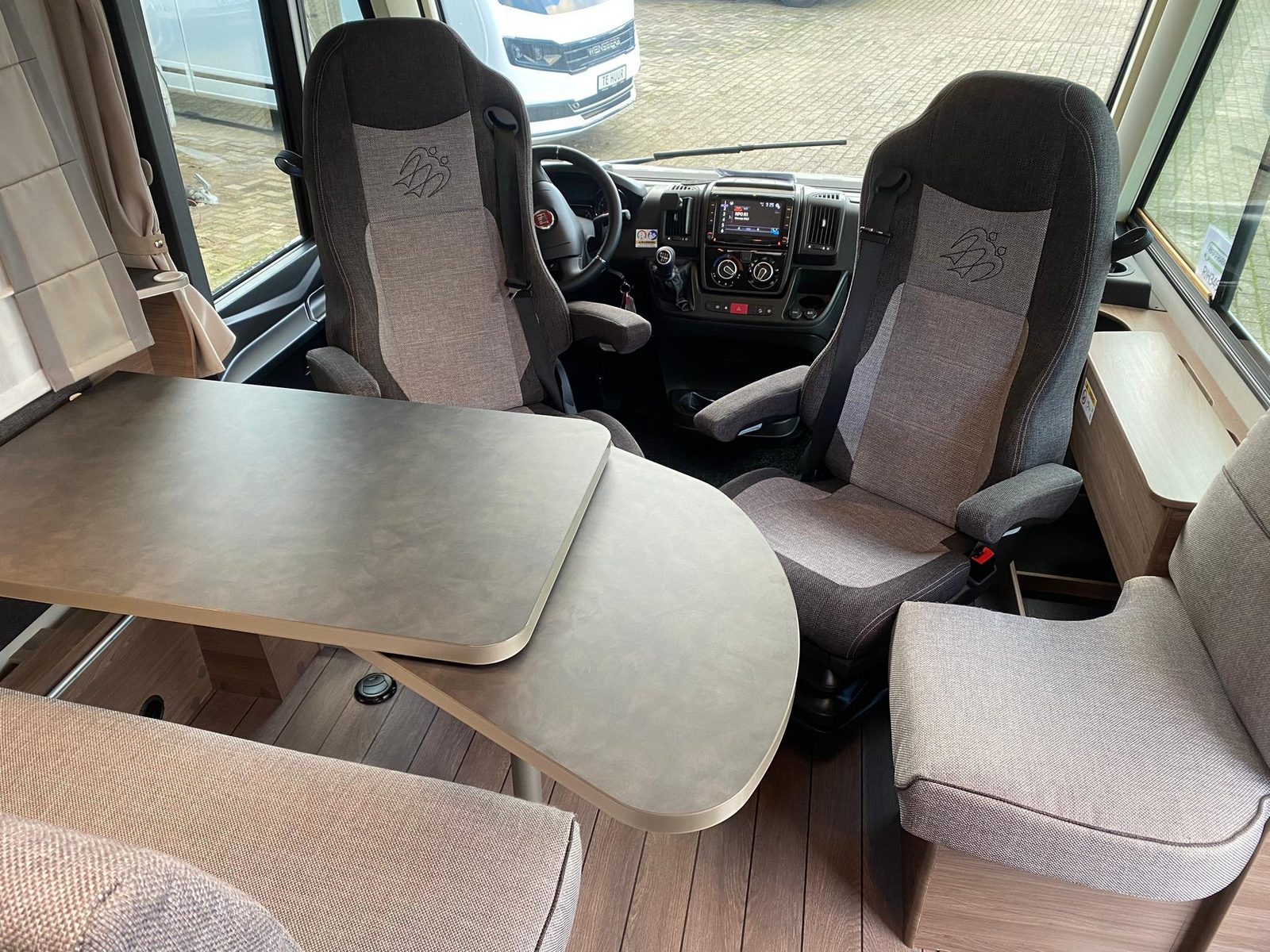 RIH346 - Knaus Live I 650 MEG