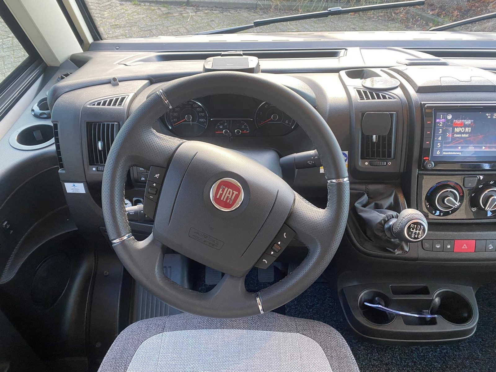 RIH346 - Knaus Live I 650 MEG