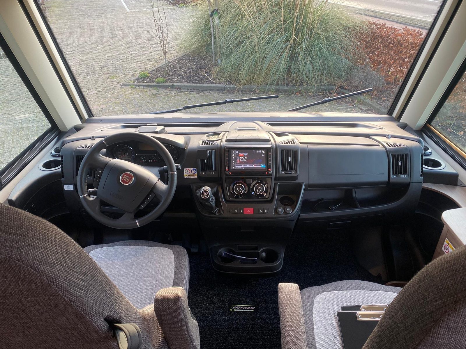 RIH346 - Knaus Live I 650 MEG