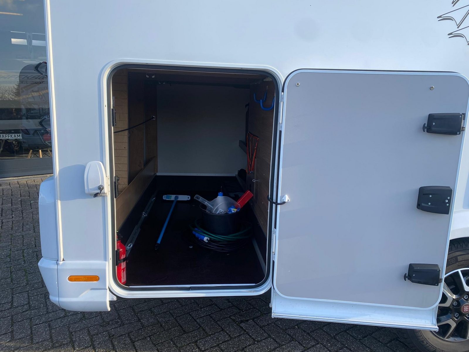 RIH346 - Knaus Live I 650 MEG