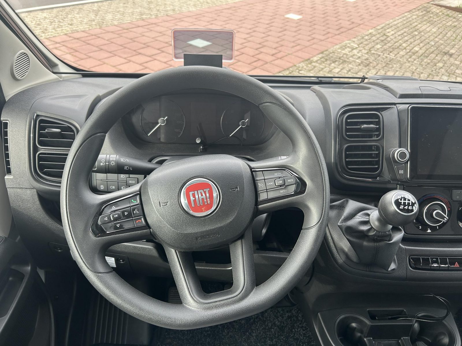 REL150 - Knaus Live TI 650 MEG