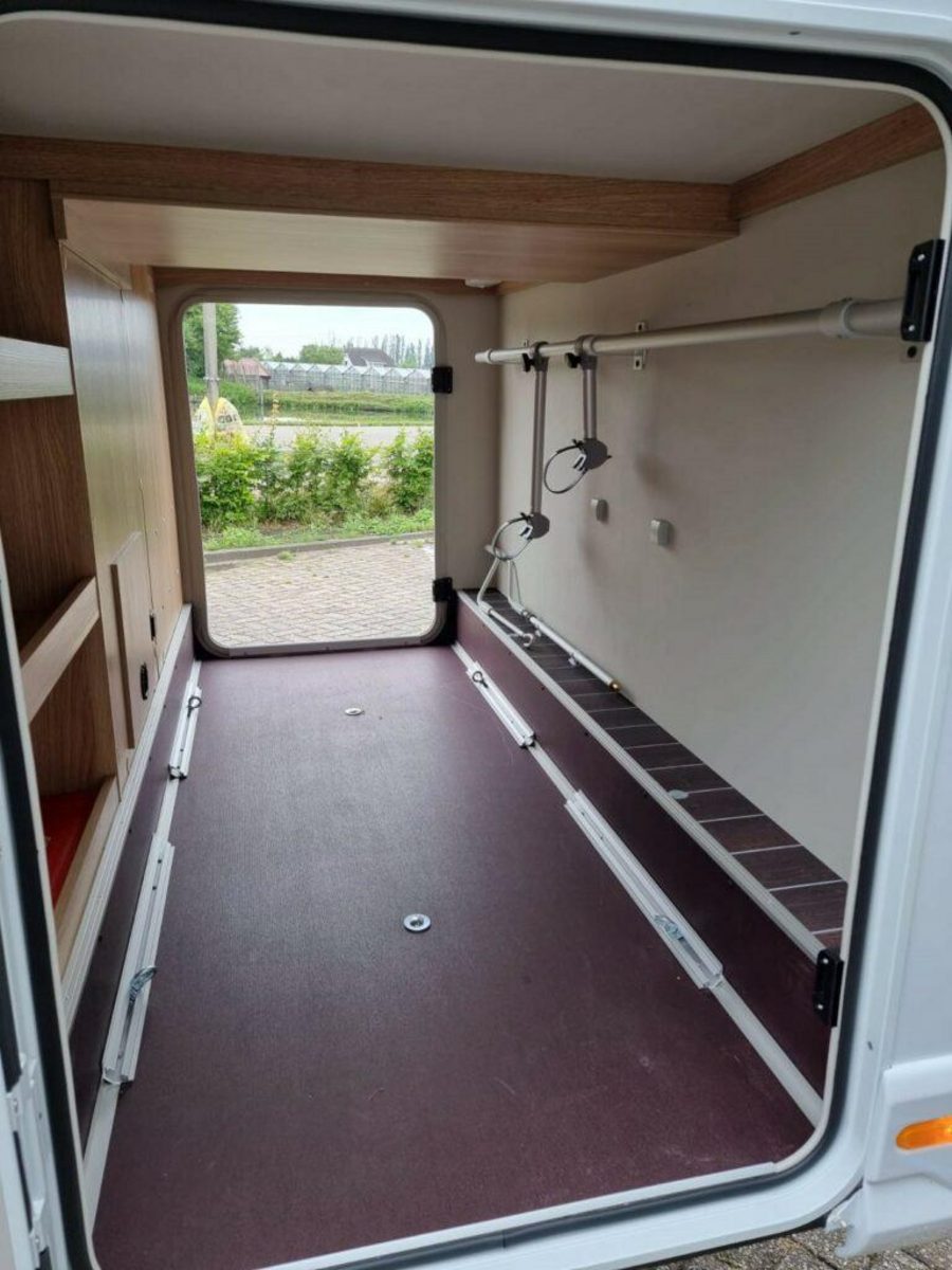 RE09 - Knaus Sky TI 700 MEG