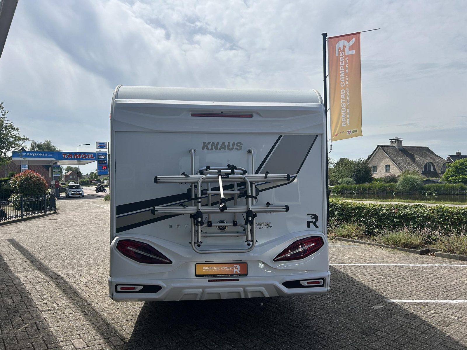 RE09 - Knaus Sky TI 700 MEG