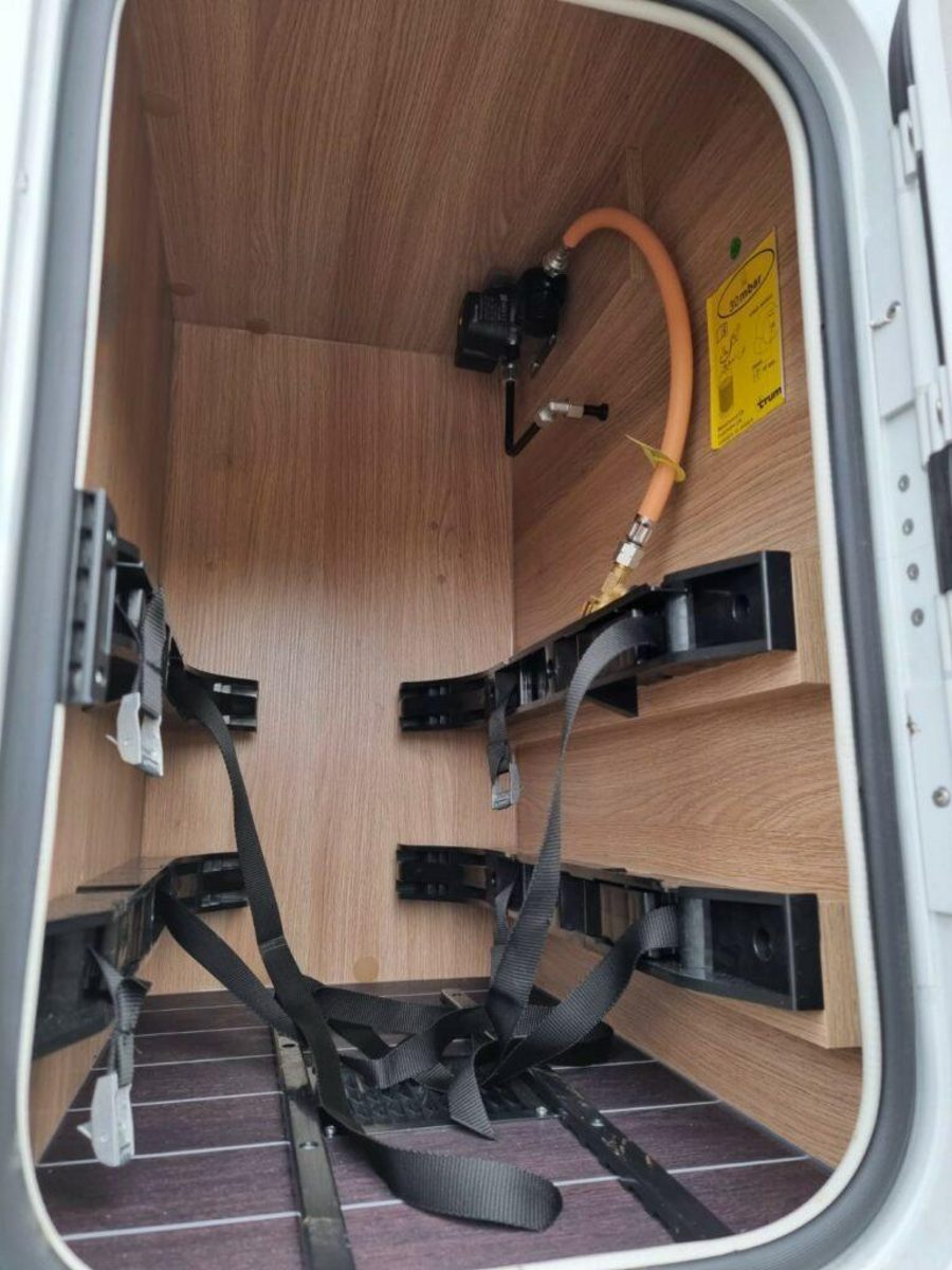 RE08 Knaus Sky TI 700 MEG