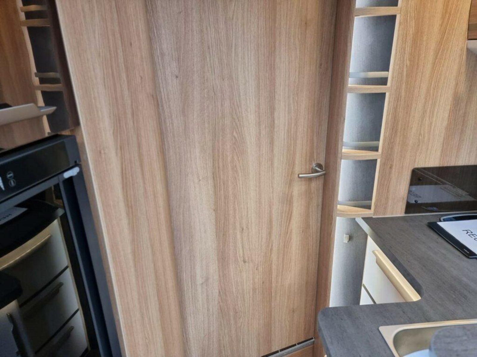 RE08 Knaus Sky TI 700 MEG