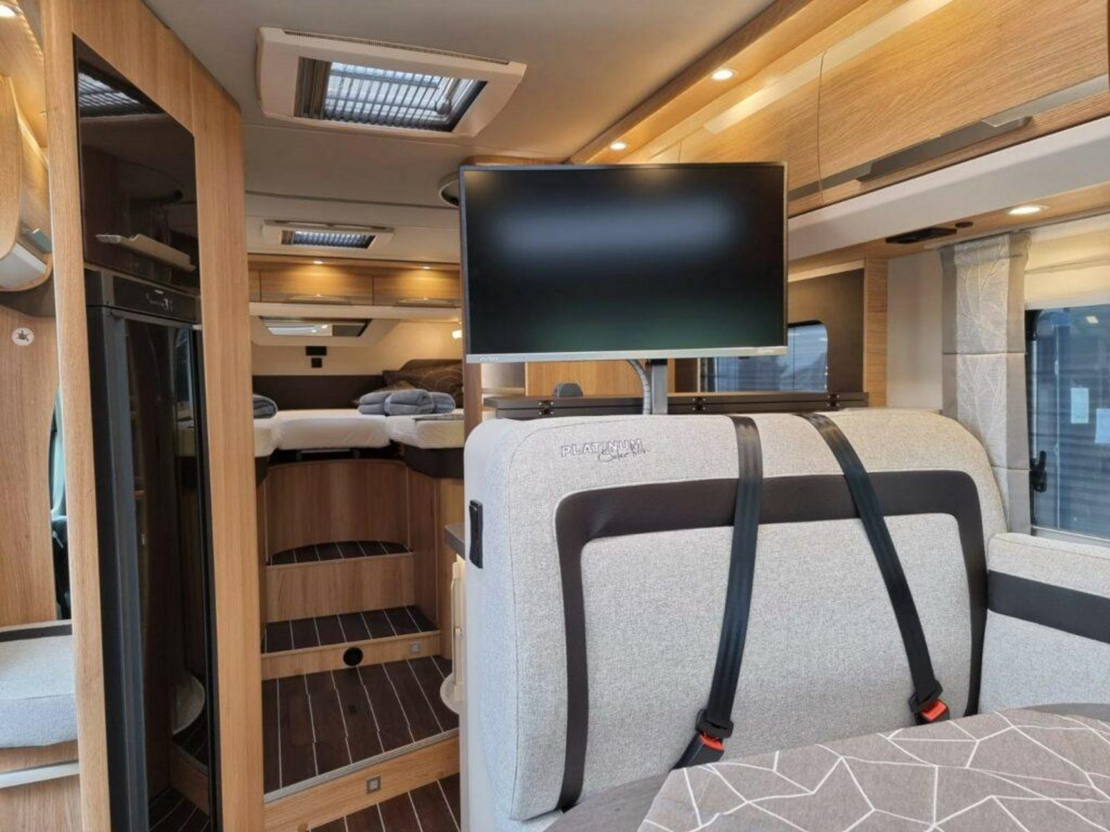 RE08 Knaus Sky TI 700 MEG