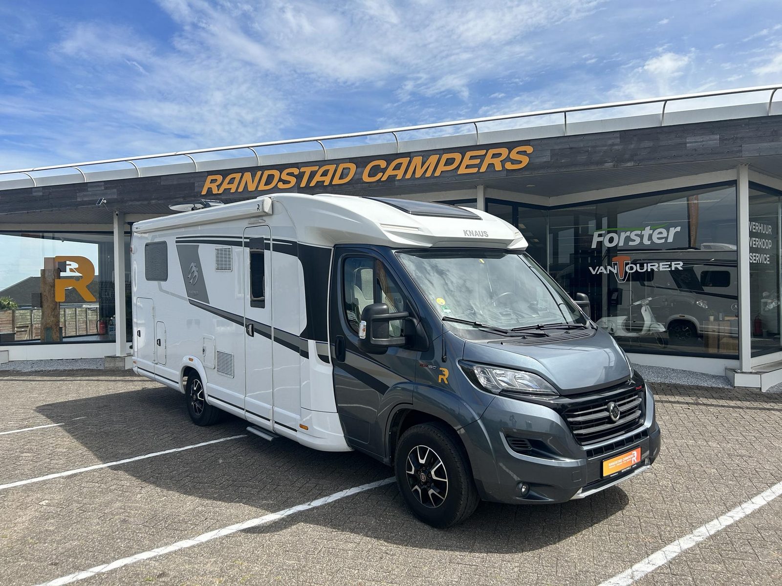 RE08 Knaus Sky TI 700 MEG
