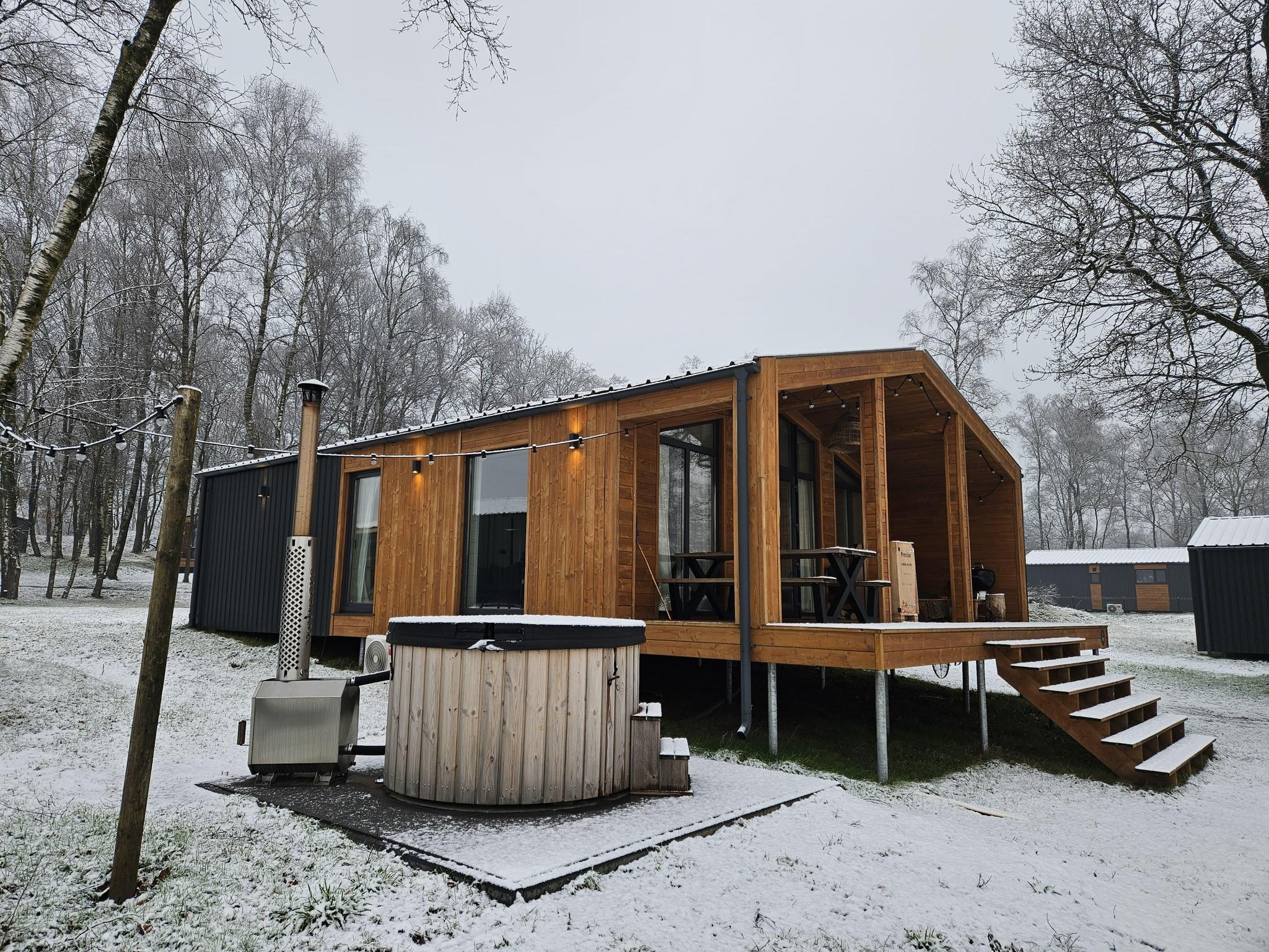 Lake House Scandi mit Hottub | 5 pers.