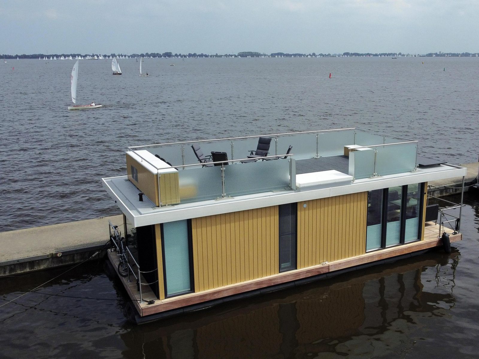 Houseboat Robbedoes