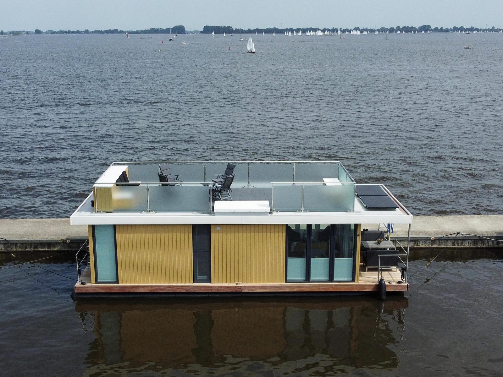 Houseboat Robbedoes
