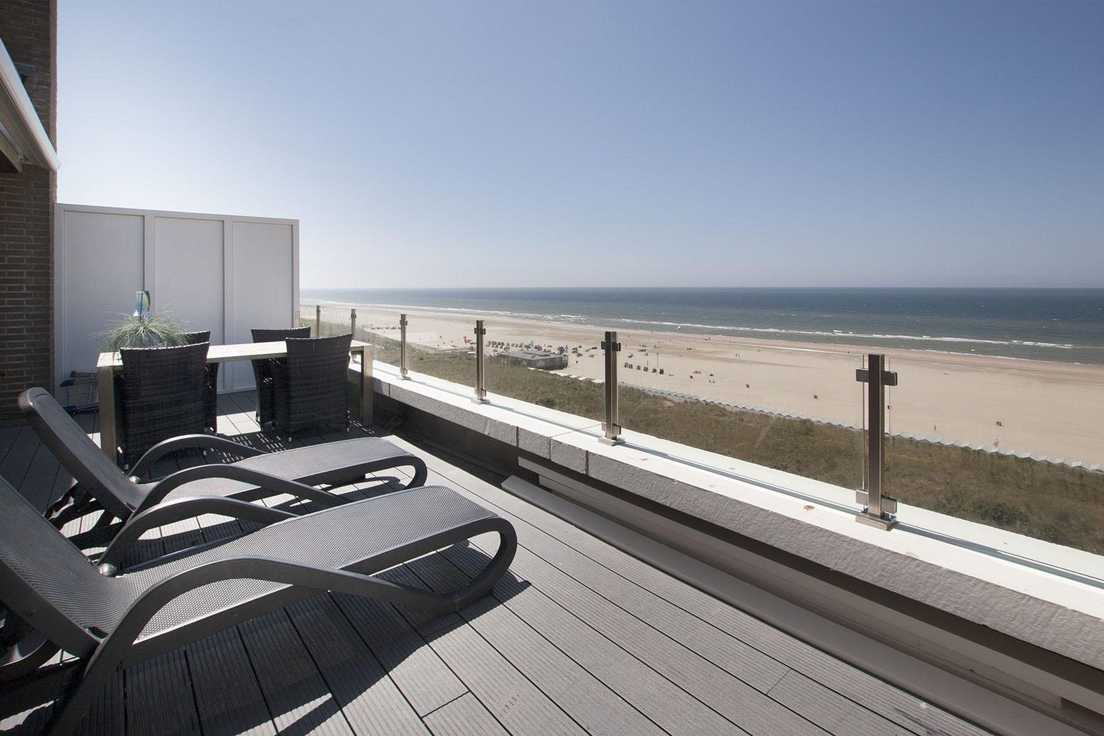 Penthouse Zeebries