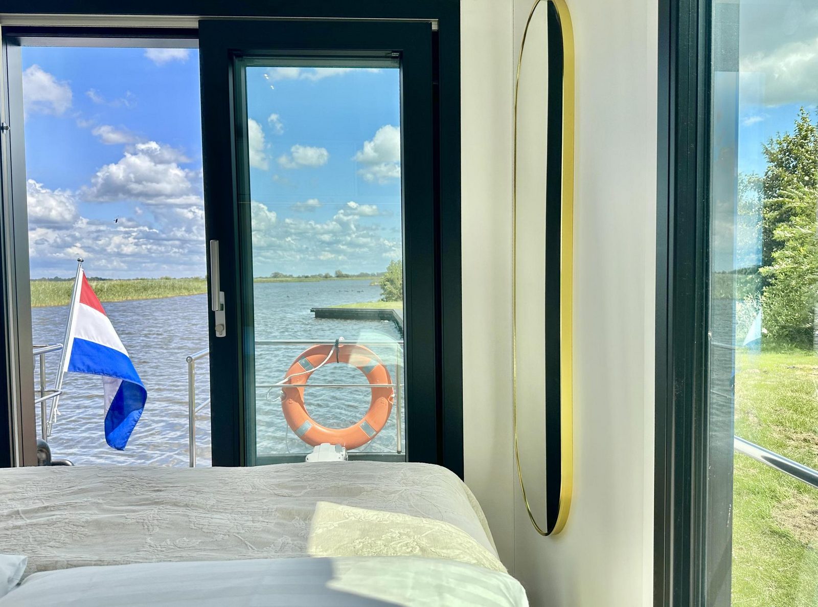 Homeship Blue Sky
