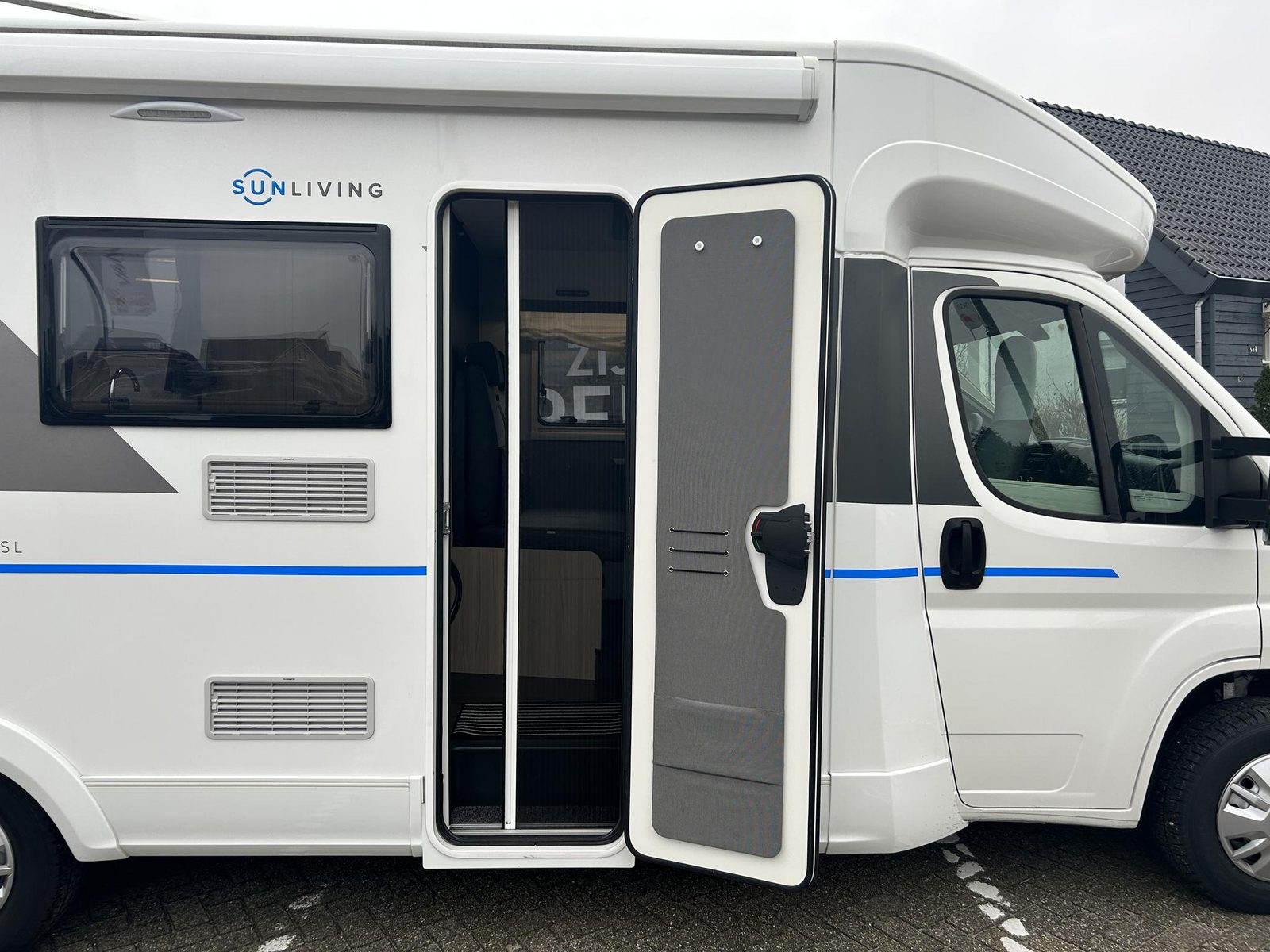 REH851 - Sun Living S70SL