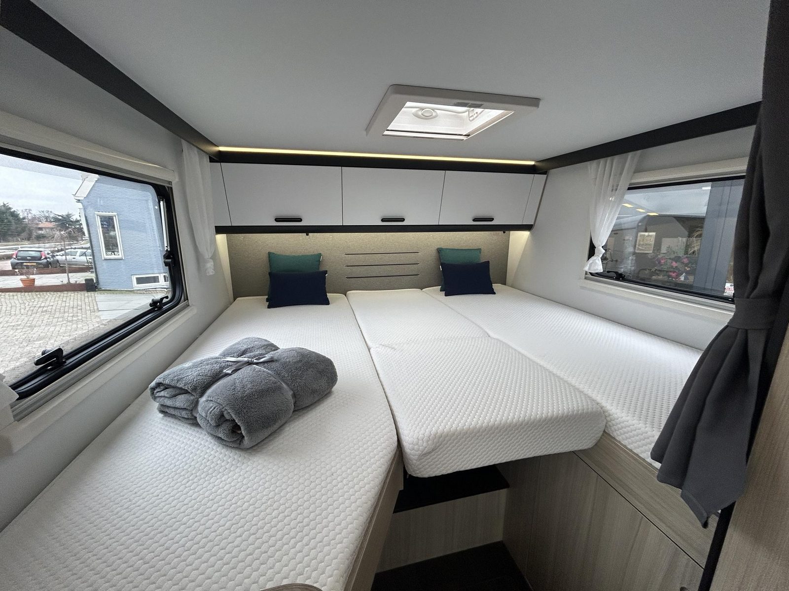 REH851 - Sun Living S70SL