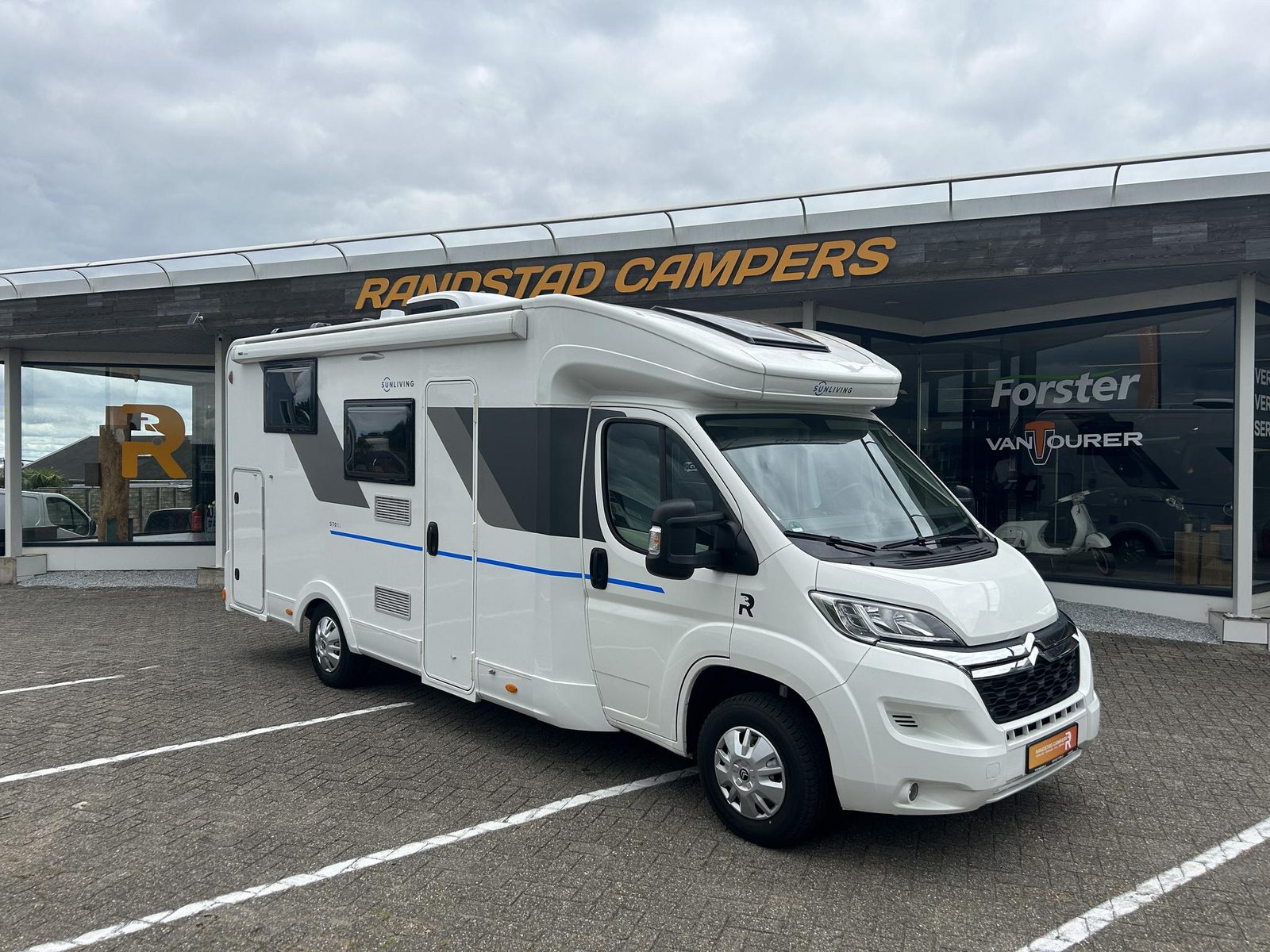 REH851 - Sun Living S70SL