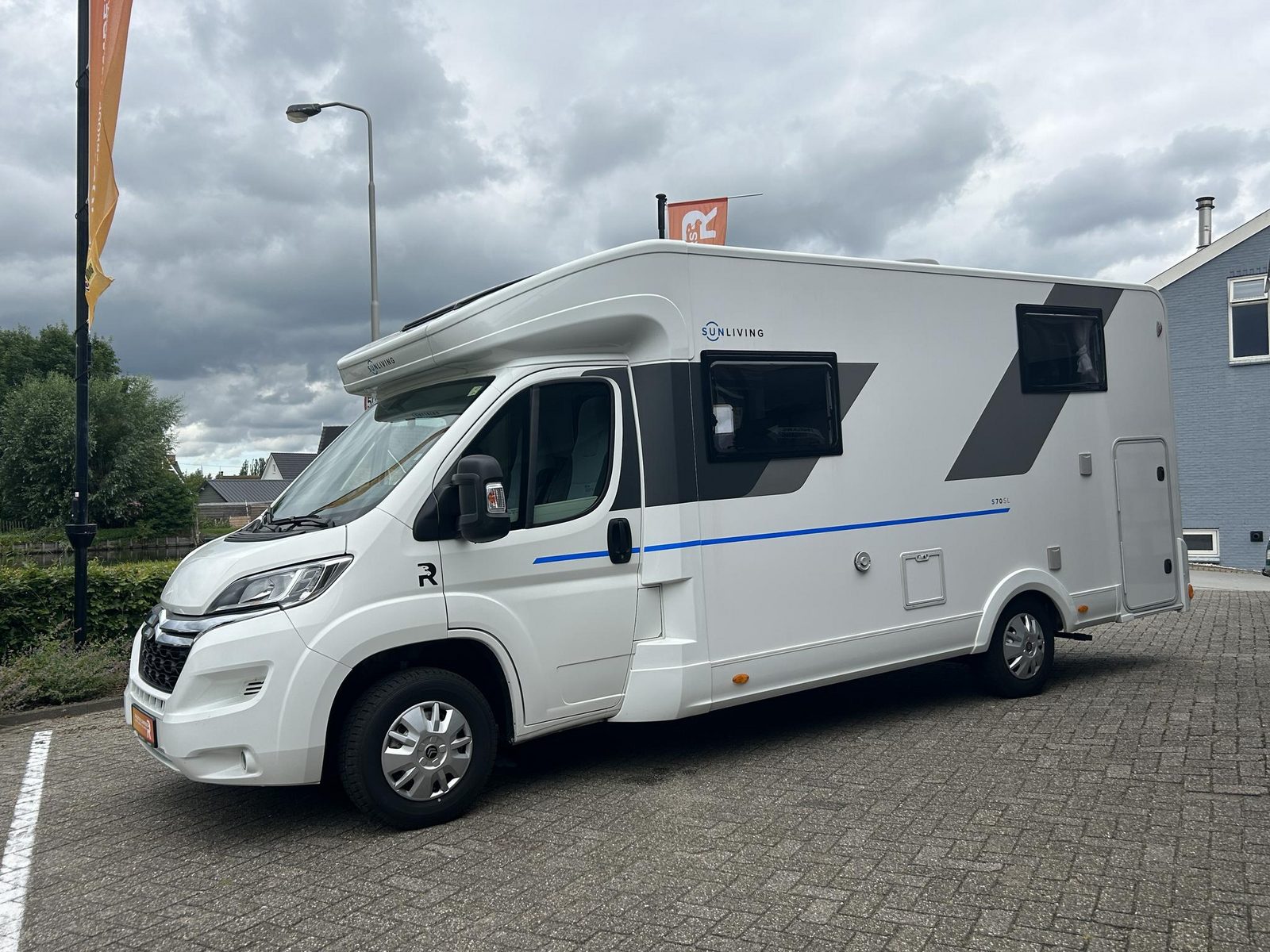 REH851 - Sun Living S70SL