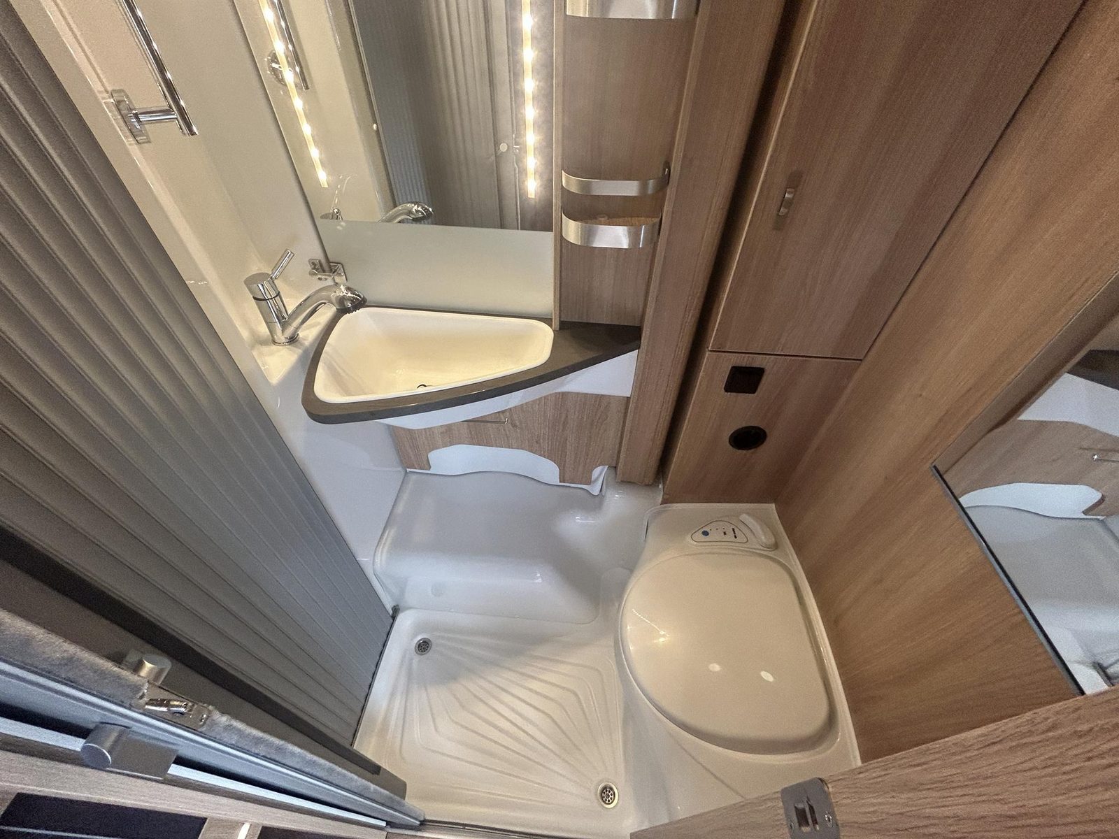 REH380 -  Knaus Sky Wave 650 MEG