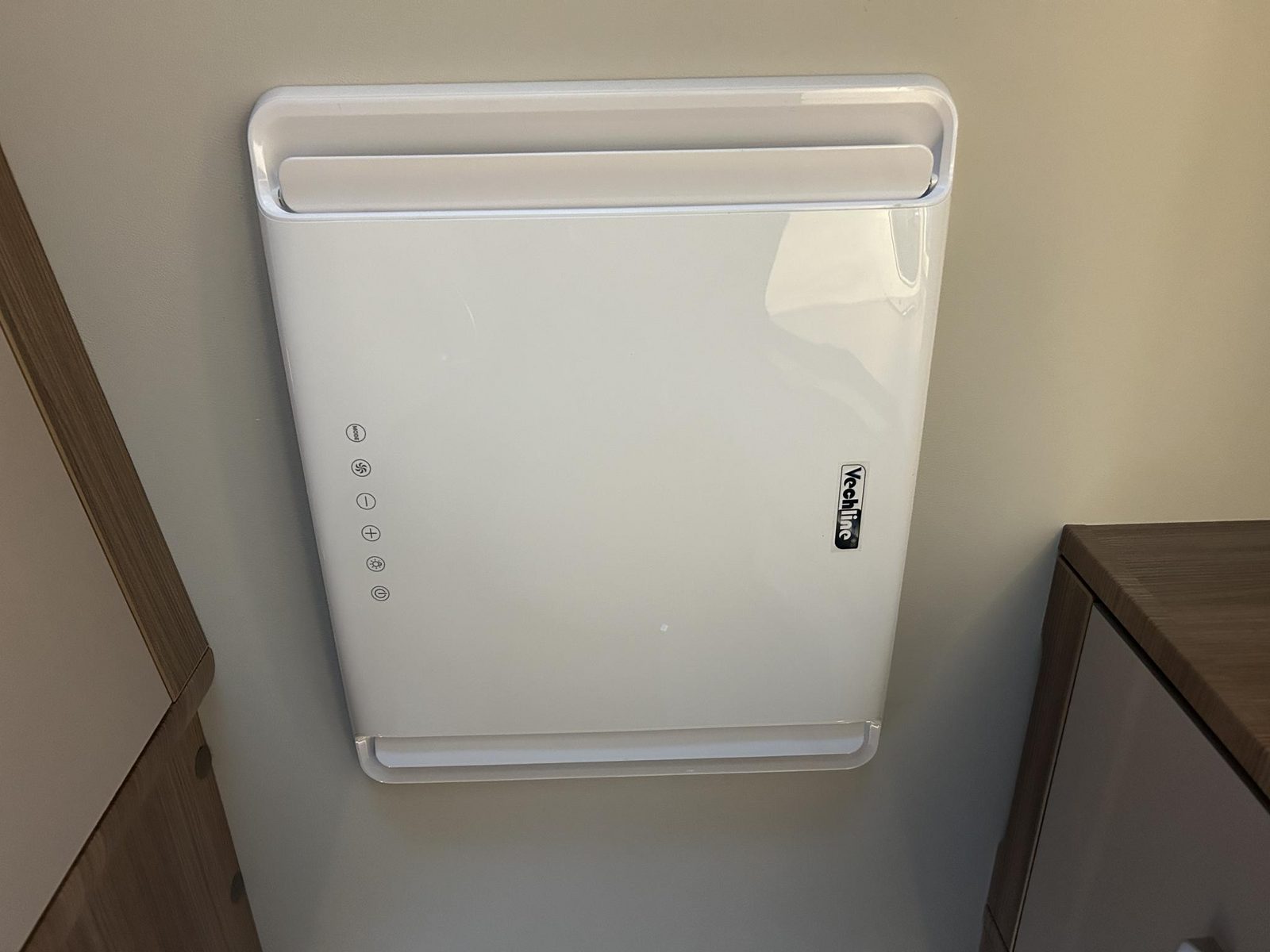 REH81 - Knaus Live Wave 700 MEG