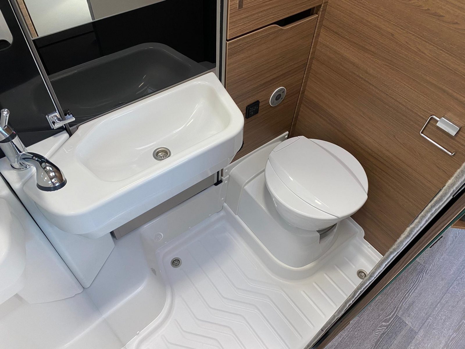 RCE312 - Knaus Van TI  650 MEG
