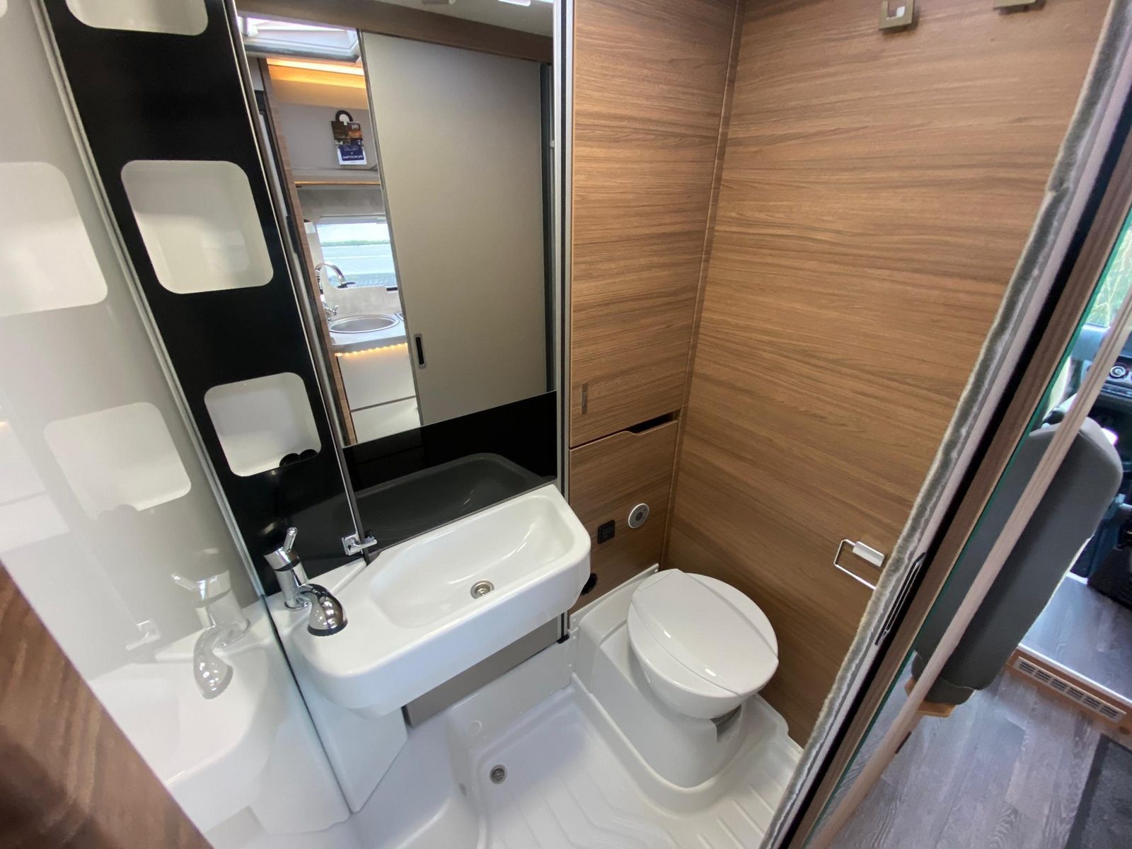 RCE312 - Knaus Van TI  650 MEG