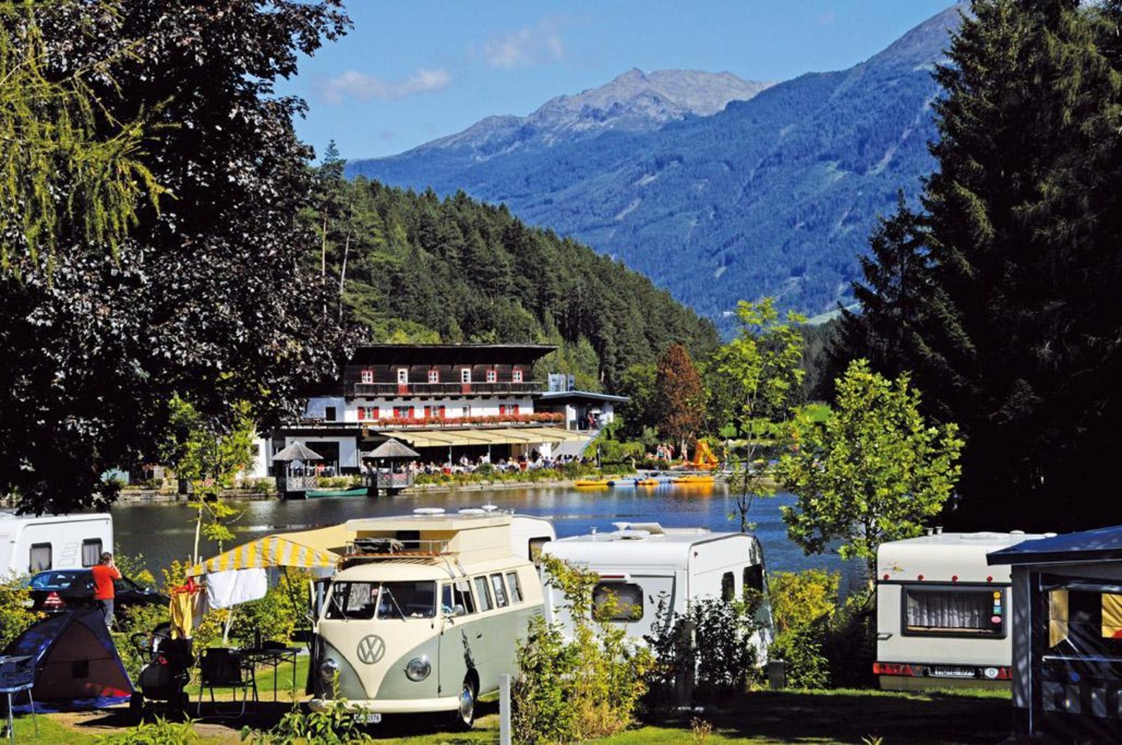 Luxus Lake pitch