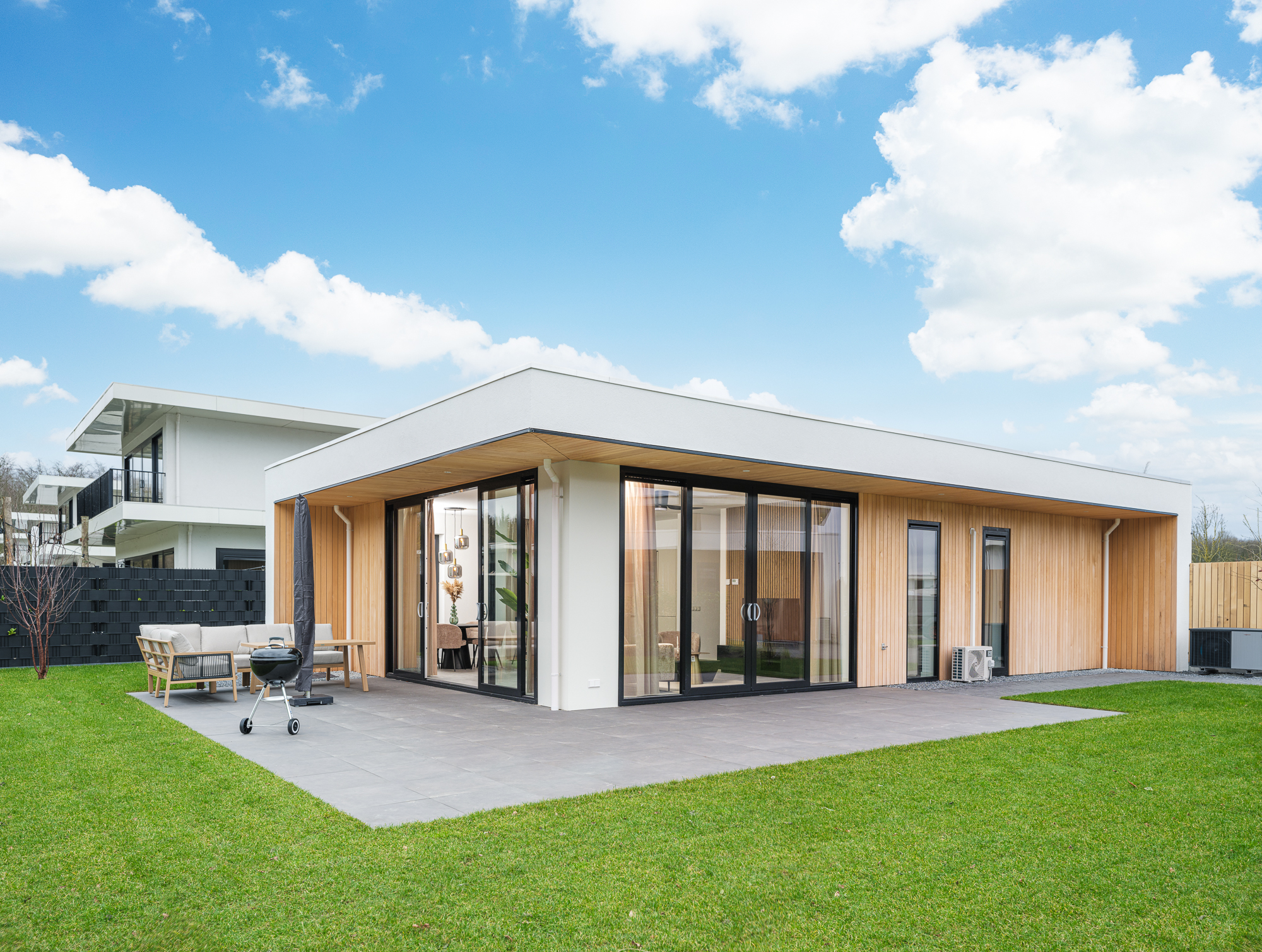 Vakantiehuis met omheinde tuin in Zeewolde (Nederland) 2 honden zijn welkom