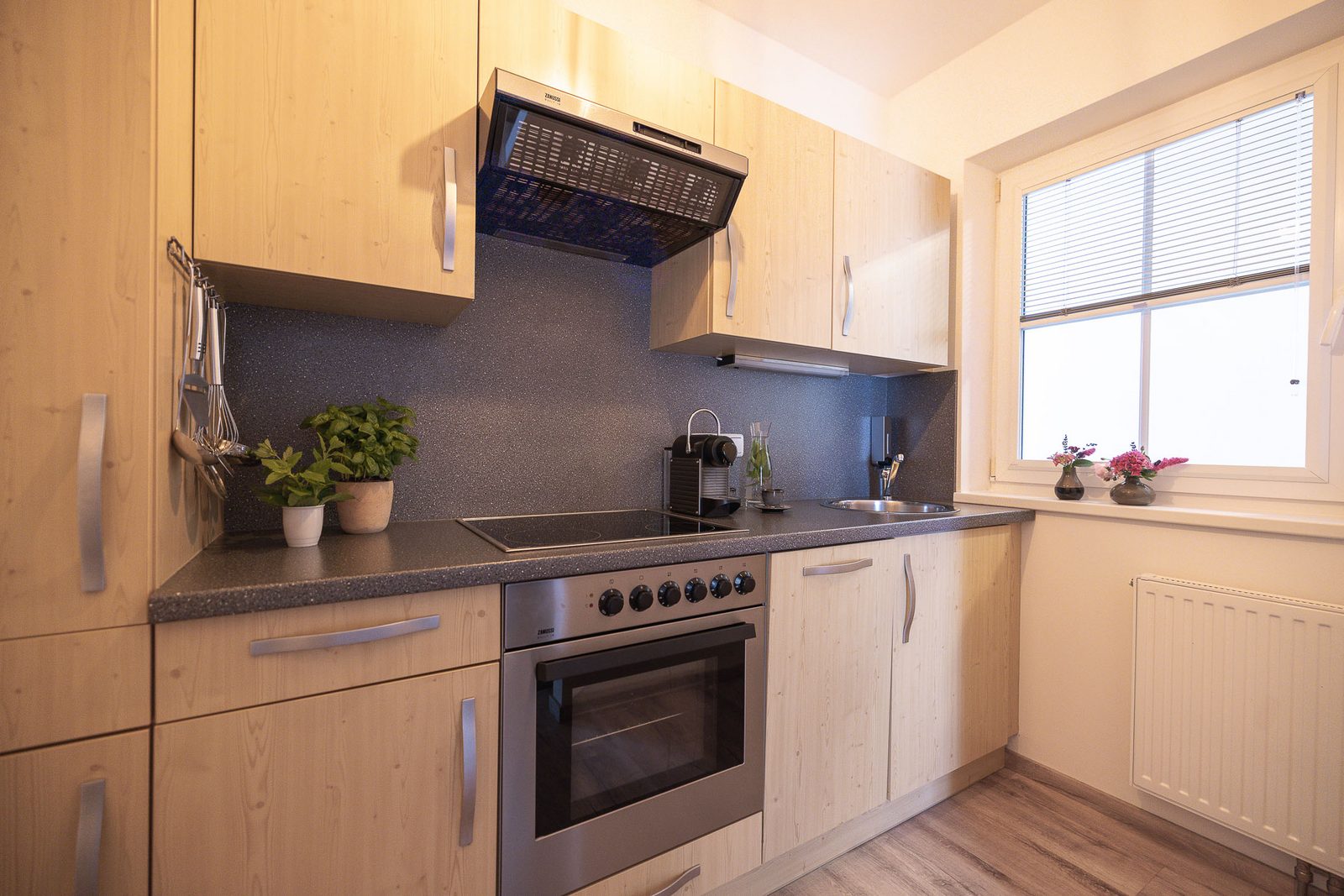 2 kamer appartement met balkon in het hoofdgebouw