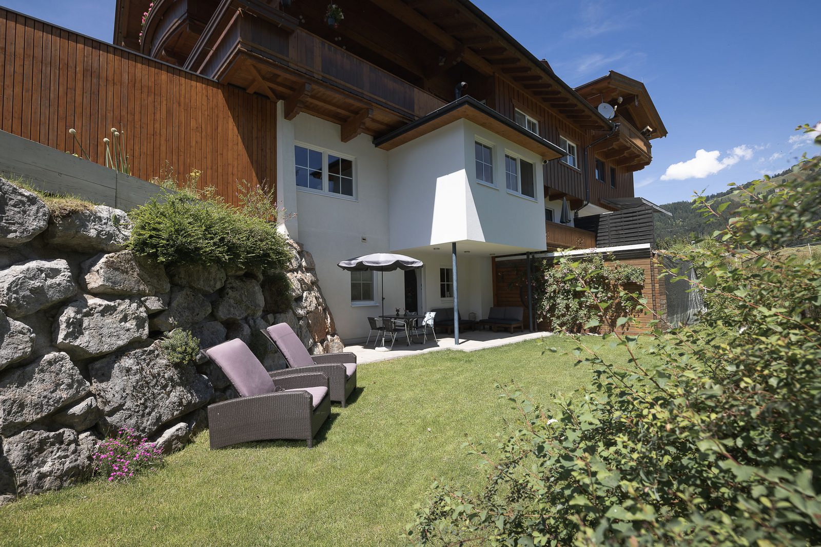 3-Zimmer Ferienwohnung mit Terrasse im Haupthaus