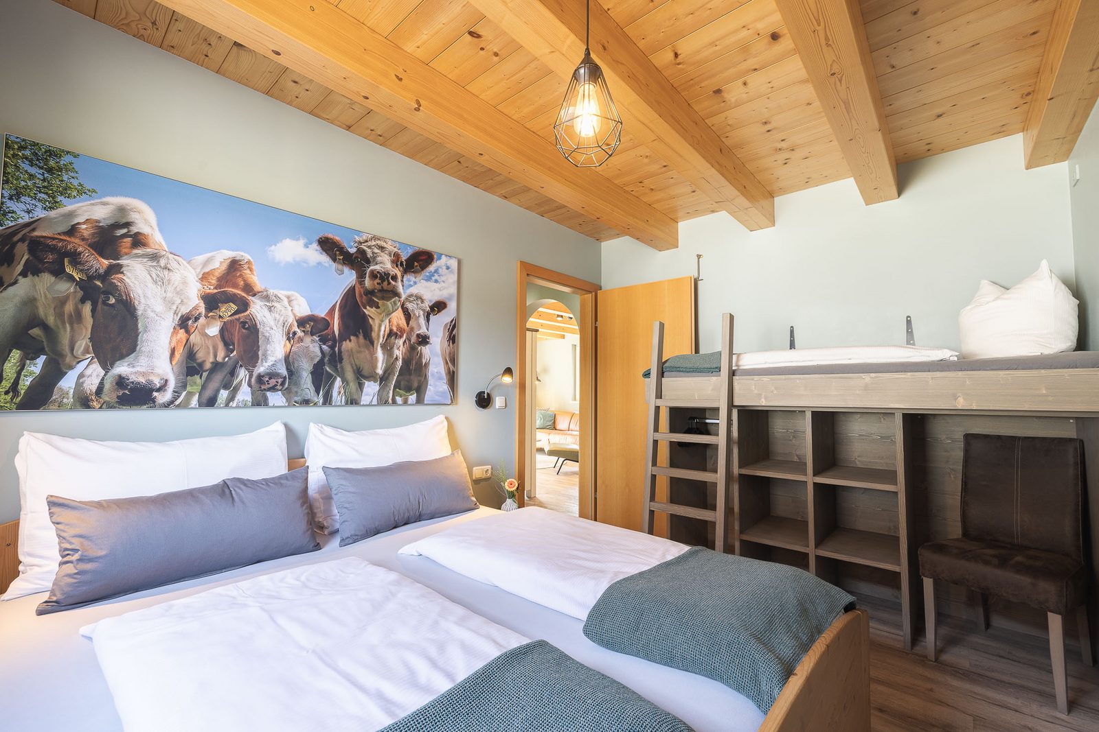 3-kamer appartement in vrijstaand chalet met terras