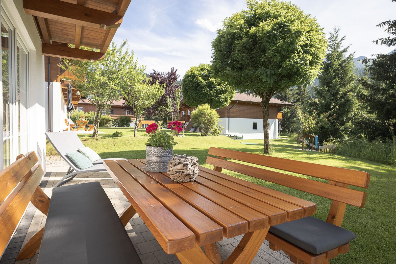 3-kamer appartement in vrijstaand chalet met terras